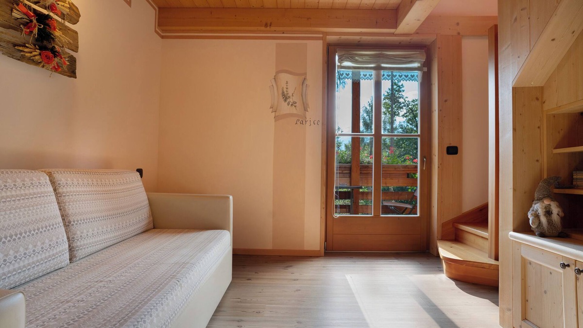 Roncegno Apartment | Room 'Larice' with Mountain View, Shared Garden and Balcony