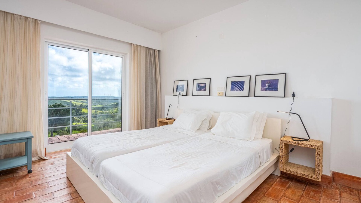 Aljezur Apartment | Room 'Maio' with Sea View, Shared Pool and Wi-Fi