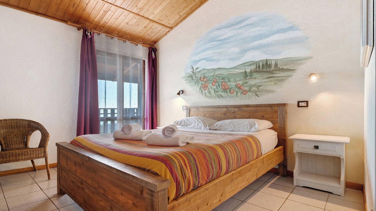 Gaino Apartment | Room 'Matrimoniale Con Balcone' with Lake View, Shared Garden and Wi-Fi