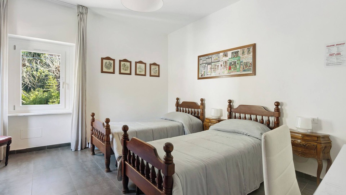 Rocchetta di Vara Apartment | Room 'Matrimoniale - Doppia Letti Singoli' with Mountain View, Wi-Fi and Air Conditioning