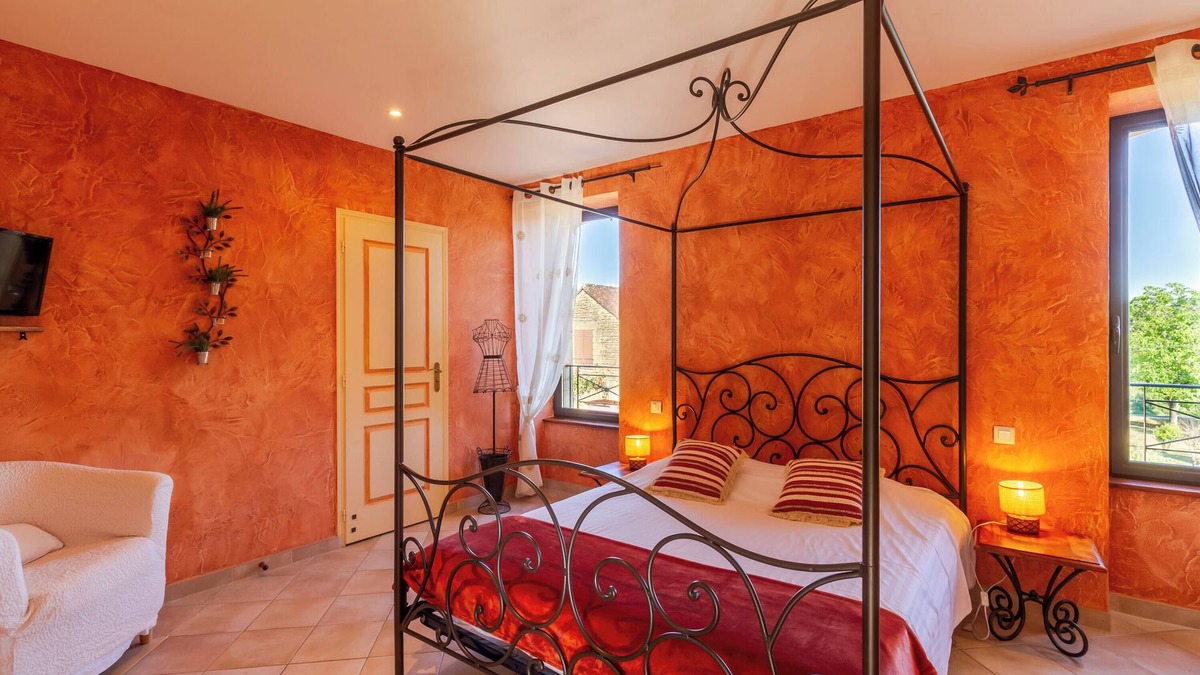 Proissans Bed & Breakfast | Room Myriam – Oriental Charm and Comfort – Shared Pool
