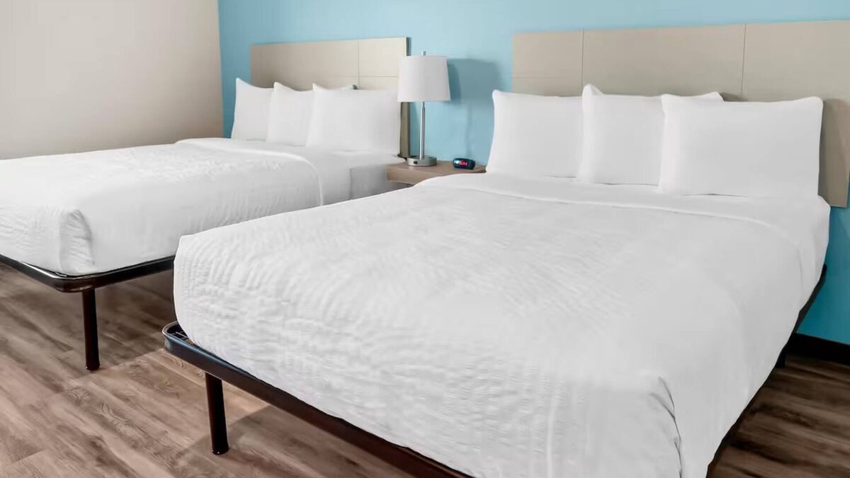 Greenville - Spartanburg Hotel | Room Near Greenville Zoo – Perfect Family Stay & City Exploration