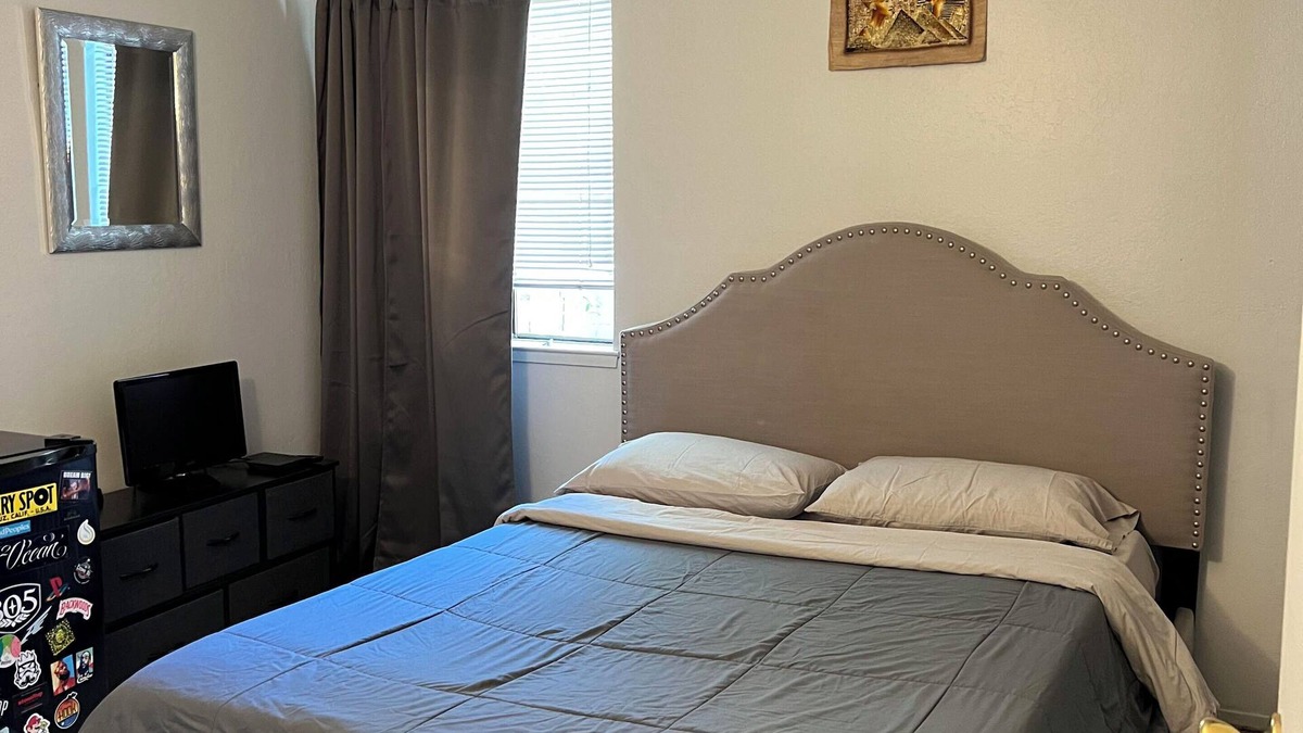 Aptos Condo | Room near Seacliff State Beach