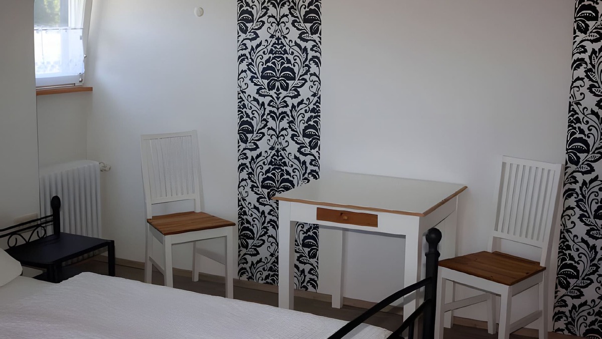 Muehlenbach Apartment | Room 'Nr 2 Mit Balkon' with Shared Terrace, Shared Garden and Wi-Fi