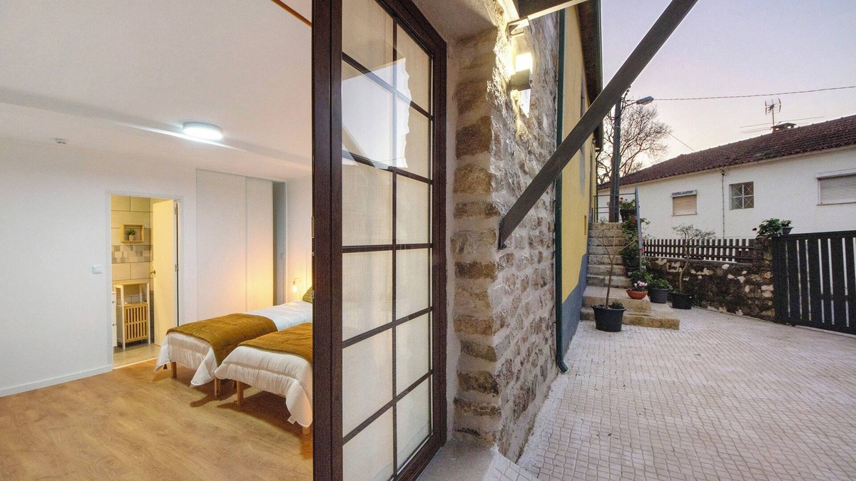 Coimbra Apartment | Room 'Quarto 3 Rc - Quinta Df' with Mountain View, Wi-Fi and Air Conditioning
