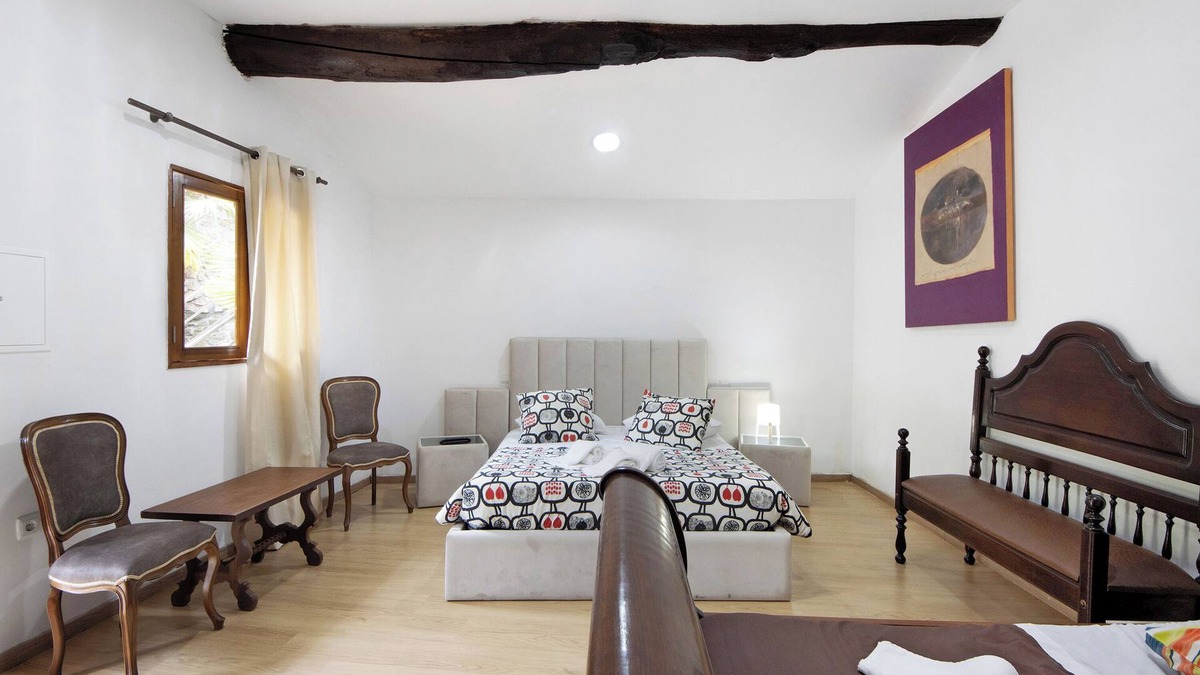 Armamar Apartment | Room 'Quarto 6 - Gojim Casa Rural' with Mountain View, Wi-Fi and Air Conditioning