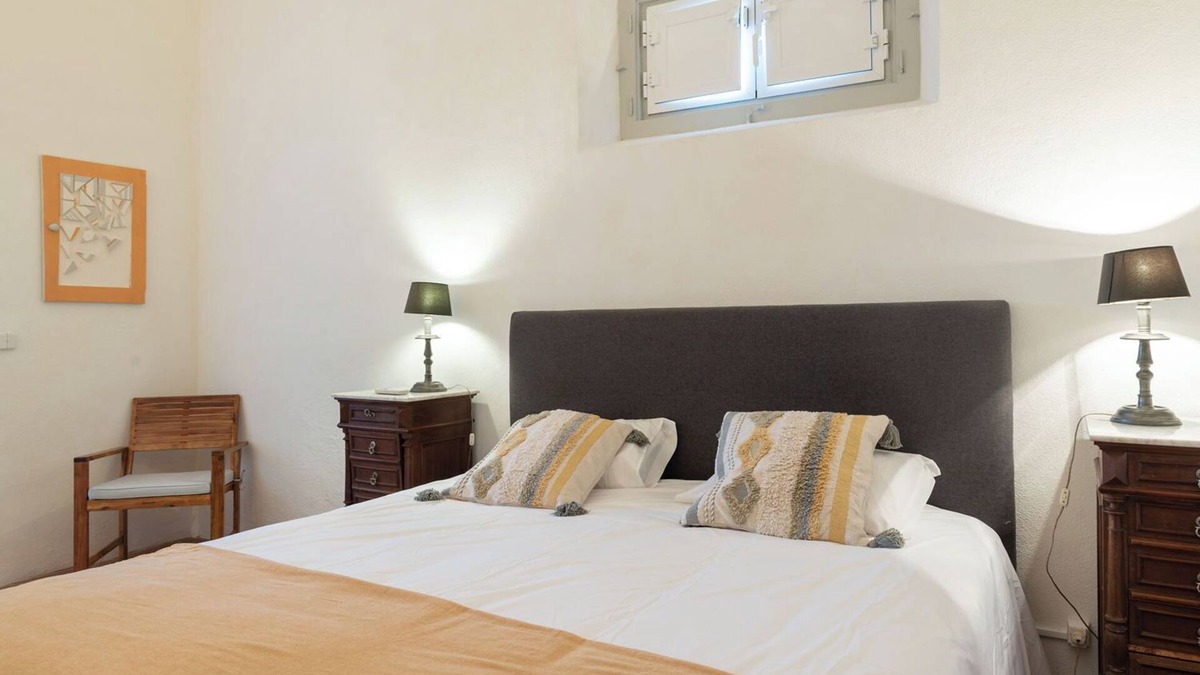Cabeco de Vide Apartment | Room 'Quarto Duplo Com Casa De Banho Privativa 5' with Shared Pool, Wi-Fi and Air Conditioning