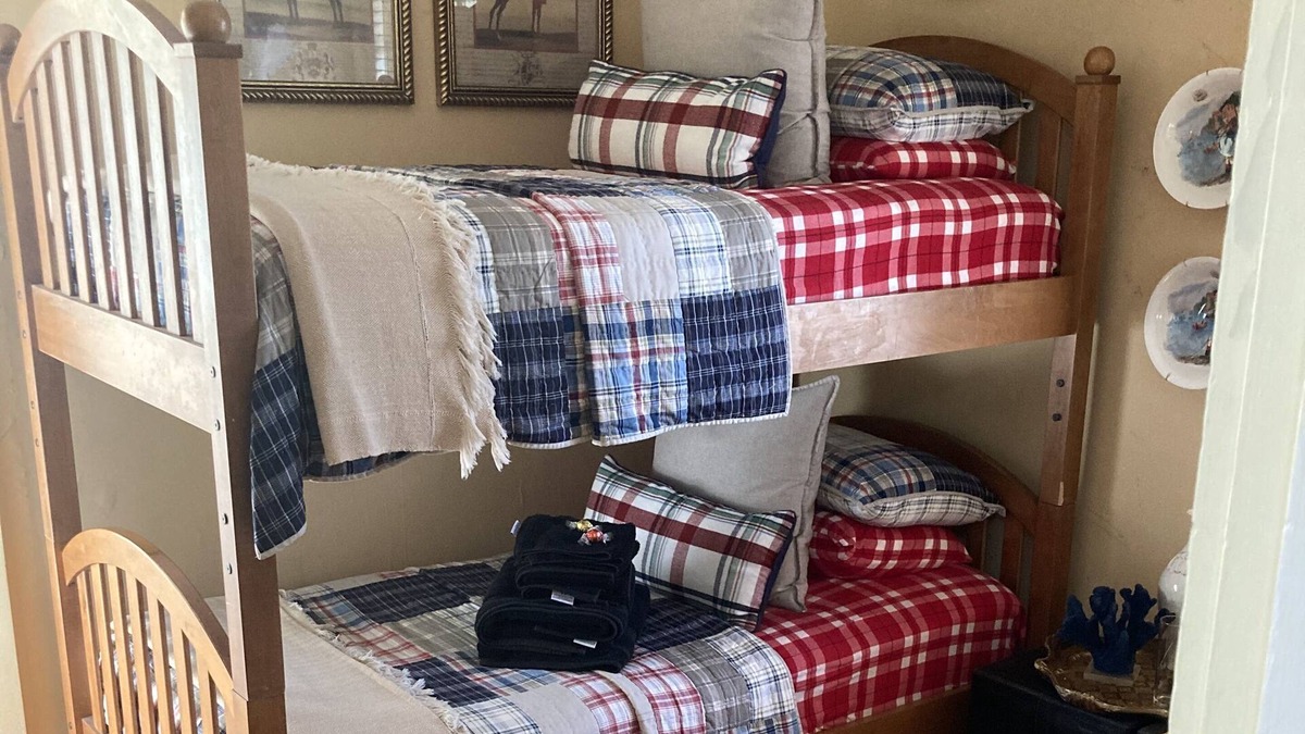 Haverford Cottage | Room rental in “cottage like” home