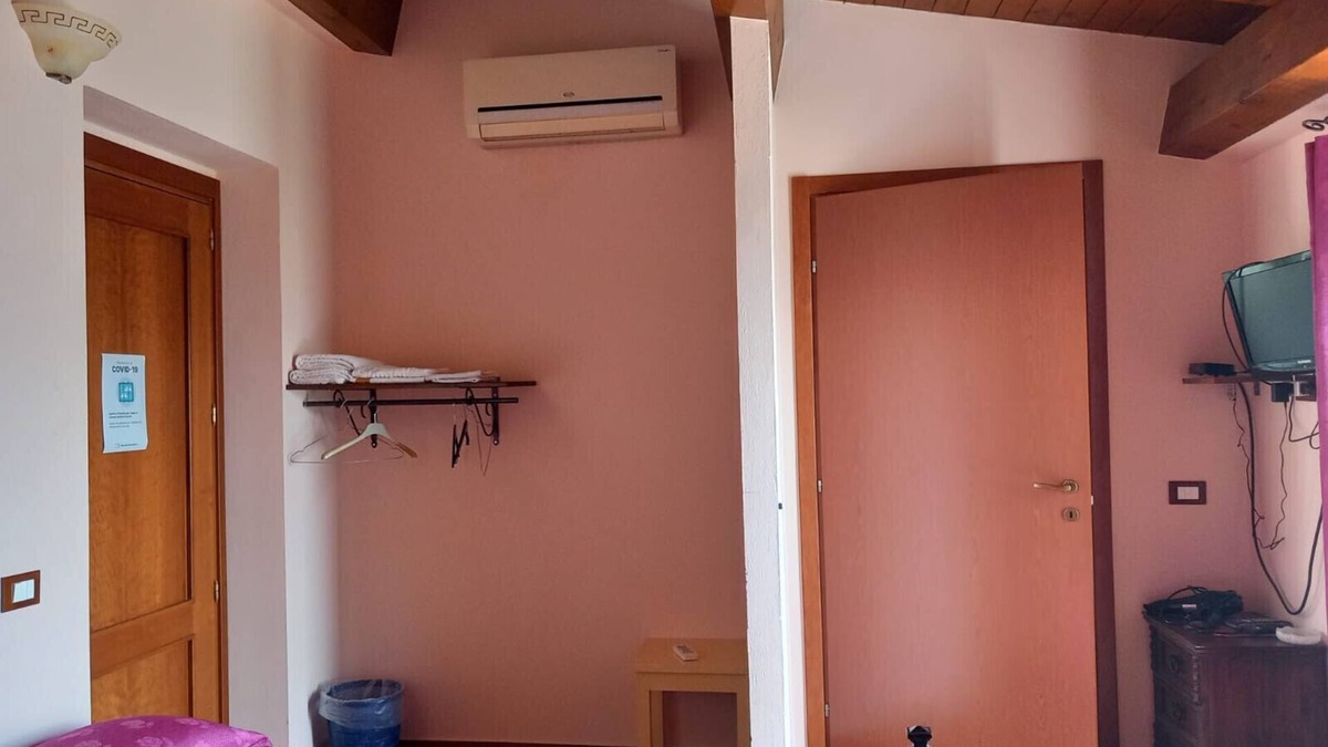Patti Apartment | Room 'Salina' with shared terrace, shared garden and air conditioning