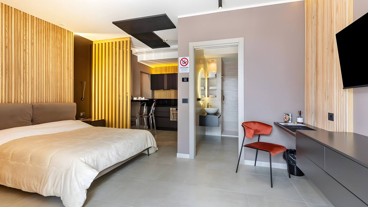 Dossobuono Apartment | Room 'Shakespeare' with Wi-Fi and Air Conditioning
