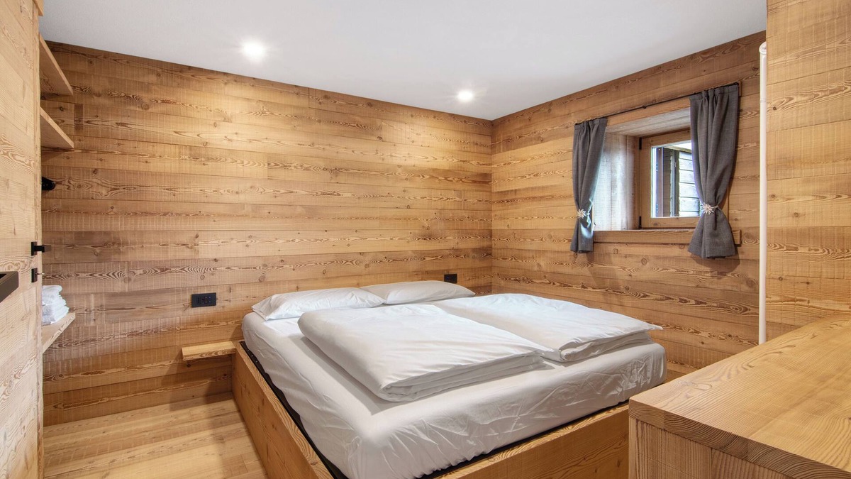 Montespluga Apartment | Room 'Suretta' with Mountain View View and Wi-Fi