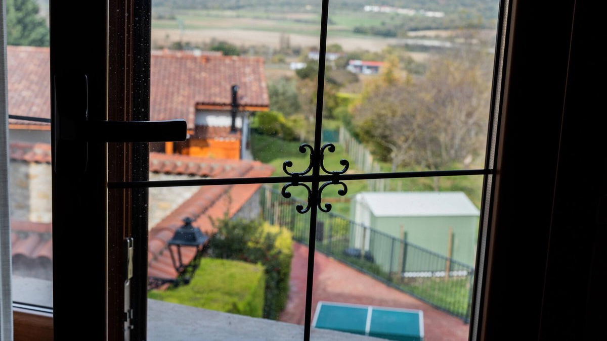 Asparrena House | Room 'Twins' with Shared Garden and Wi-Fi