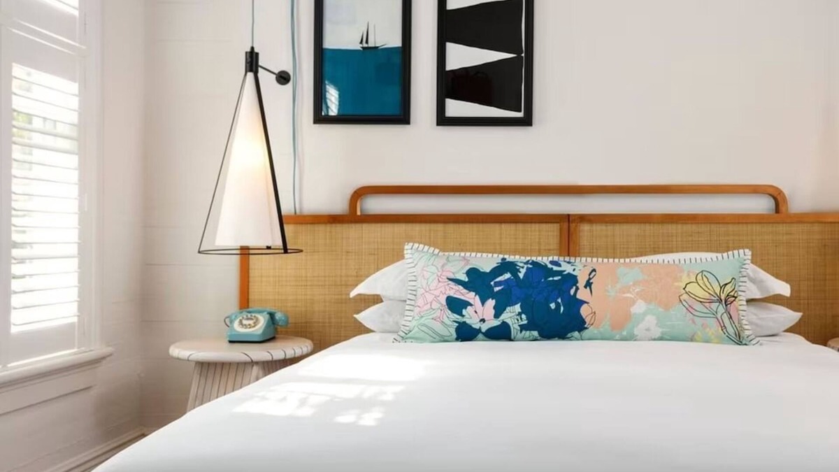 Old Town Hotel | Room w/Queen Bed in Vibrant Key West! Enjoy Romantic Ambience near Attractions