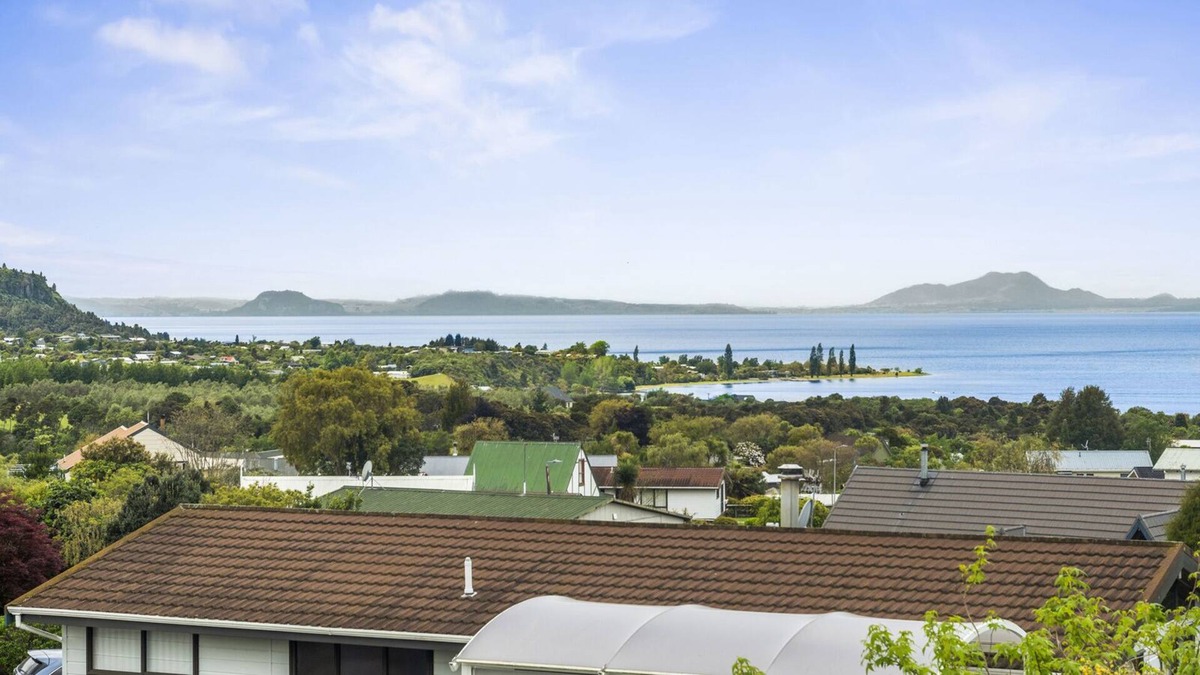 Omori House | Room with a View - Omori Holiday Home