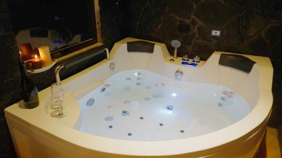 San Rafael de Heredia House | Room with Jacuzzi, Vacation Spa house with Turkish bath