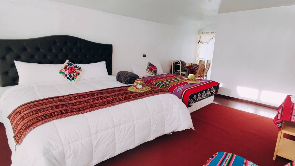 Puno Boat Rental | Room with Panoramic view in the Uros - Lake Titicaca