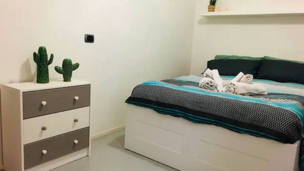 Lubiana Bed & Breakfast | Room with private bathroom City of Parma - shared apartment