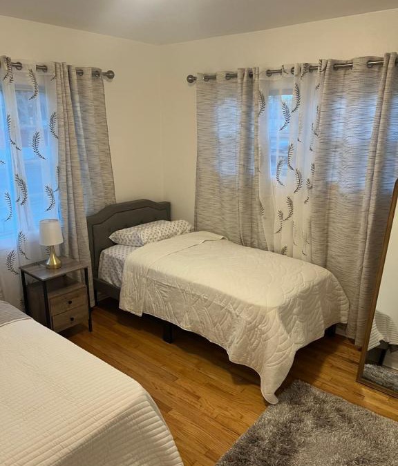 Inglewood House | Room1