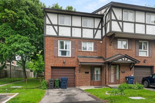 Scarborough House | Rooming House in Scarborough by GLOBALSTAY