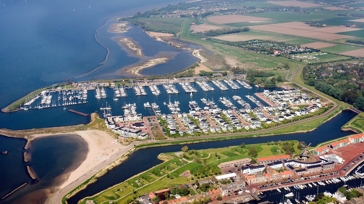 Municipality of Hellevoetsluis Hotel | Roompot Beachhotel Cape Helius