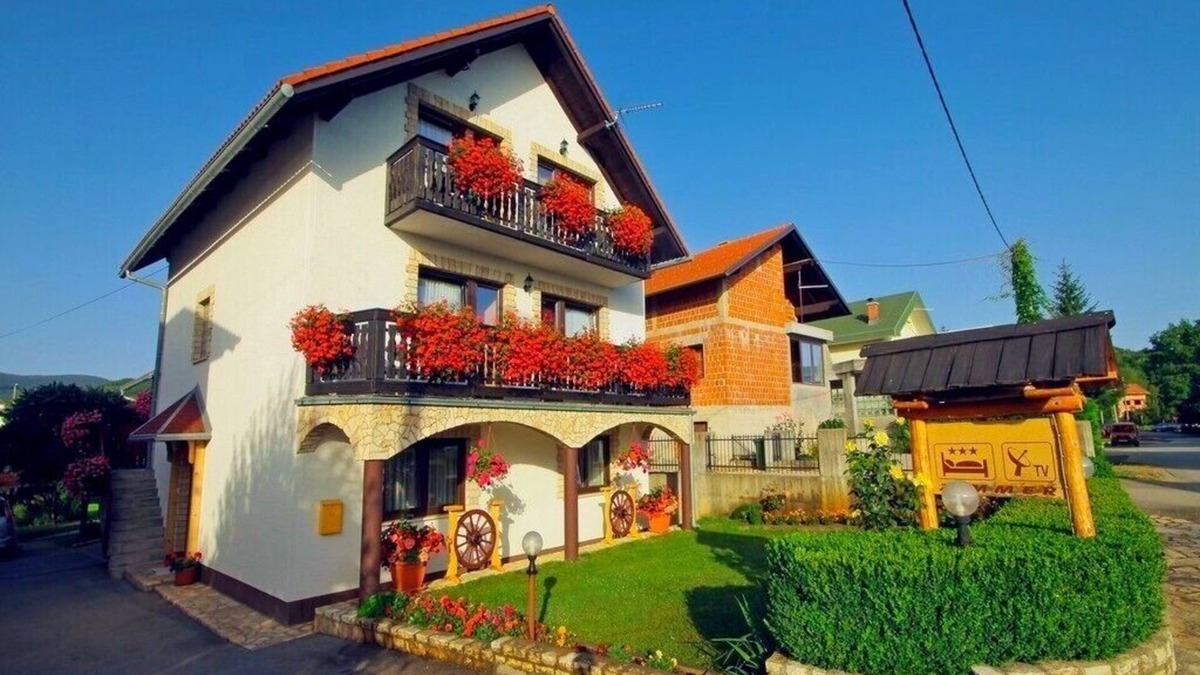 Grabovac Apartment | Rooms Ilija, (10769), Rakovica, Croatia