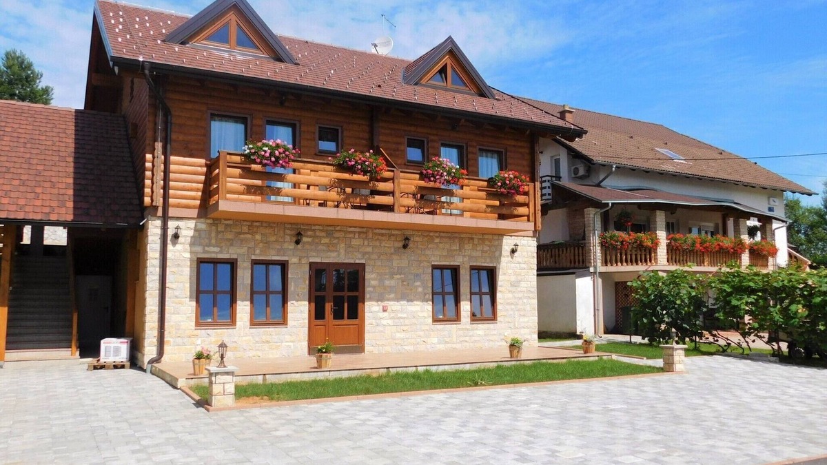Grabovac Apartment | Rooms Ilija, (15147), Rakovica, Croatia