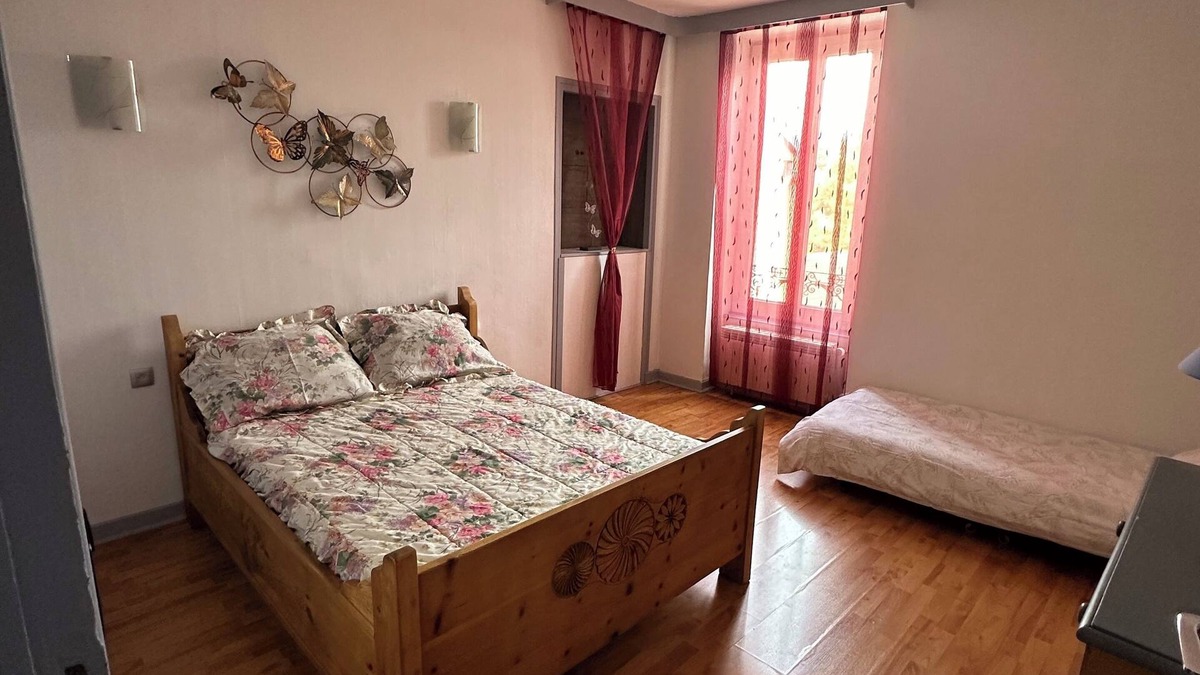 Montchanin Apartment | Rooms in spacious, quiet apartment, Montchanin town center