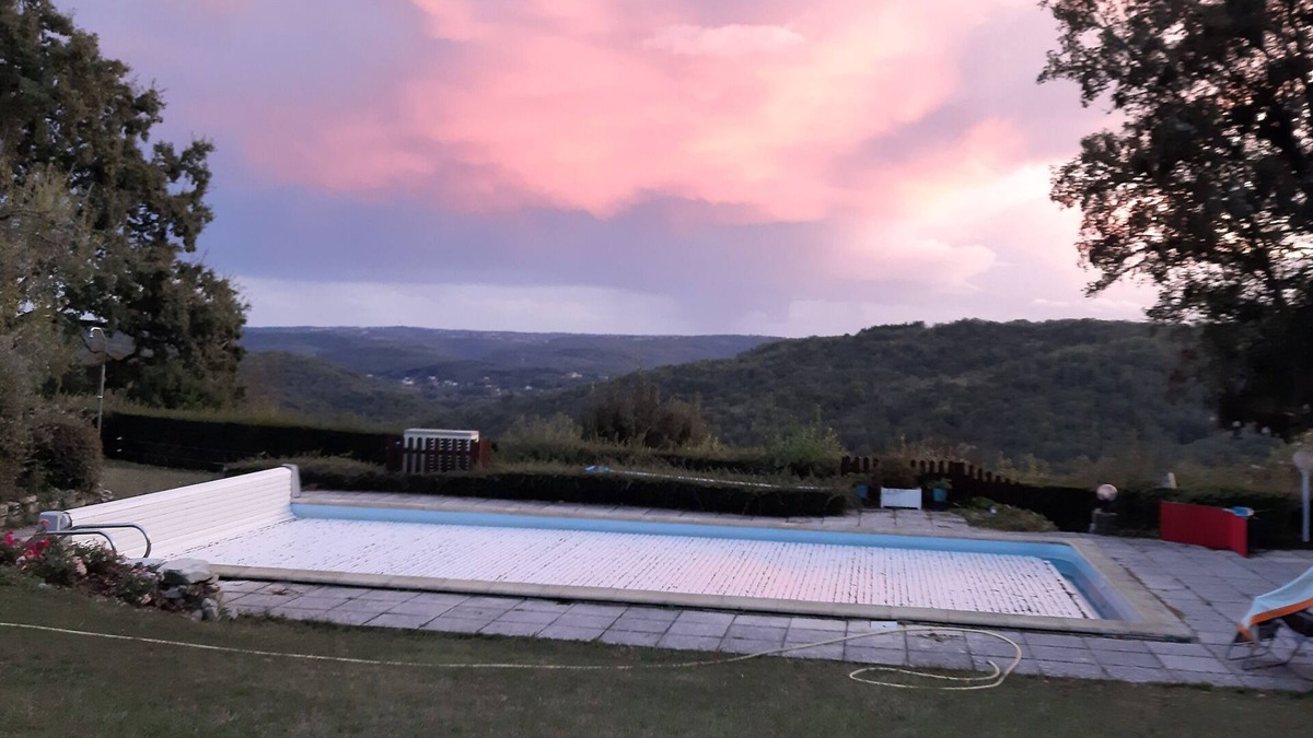 Cahors Bed & Breakfast | Rooms, overlooking the garden and a beautiful view