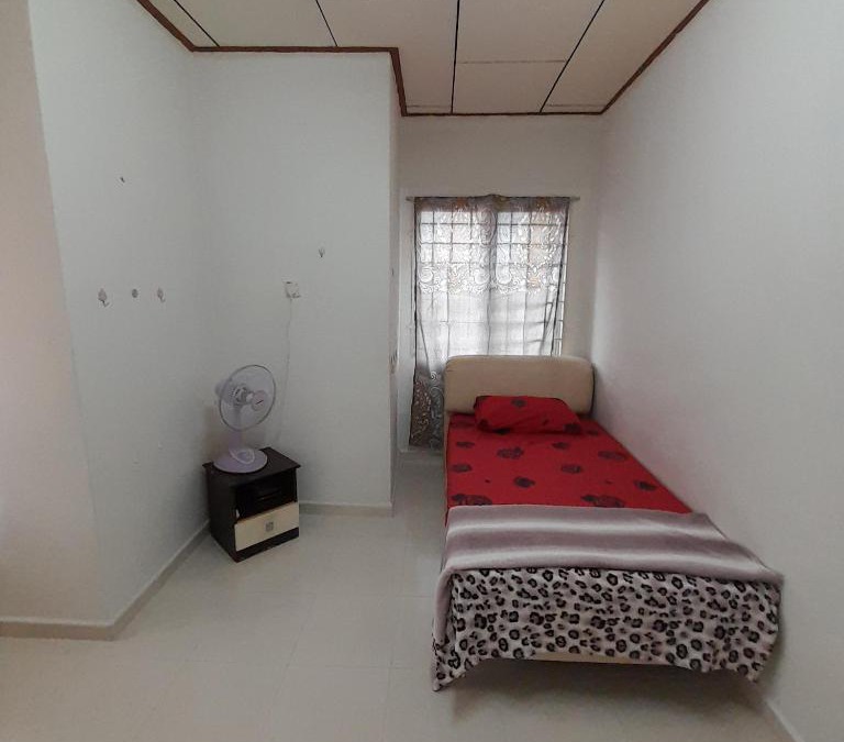 Kampung Nibung House | Roomstay Pink Bukit Besar