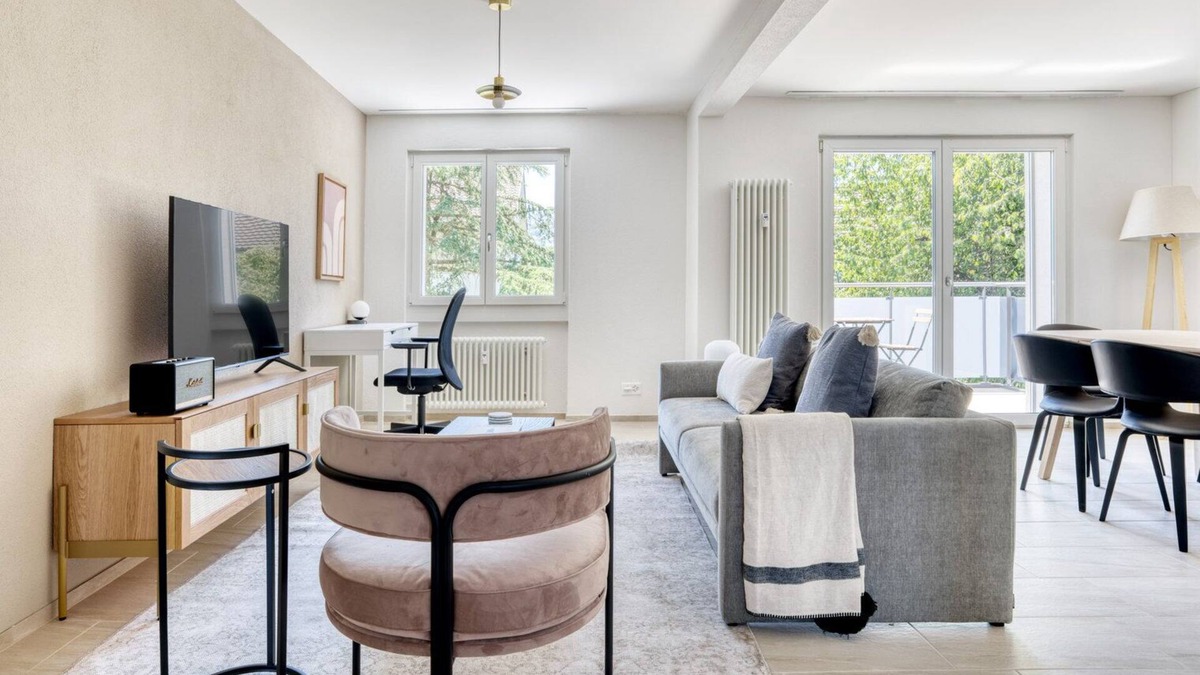 Dietikon District Apartment | Roomy Dietikon 3.5 Room w/Storage, 1 min to Market, by Blueground