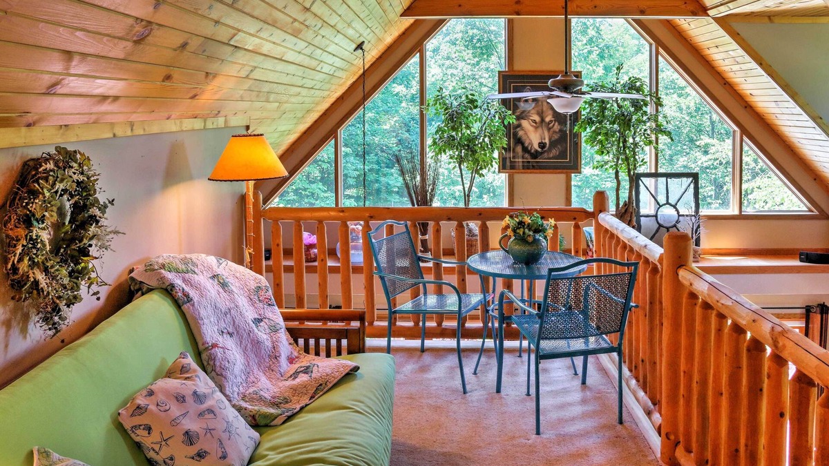 Egg Harbor Cottage | Roomy House on 2 Acres - 2 Mi to Egg Harbor Beach!