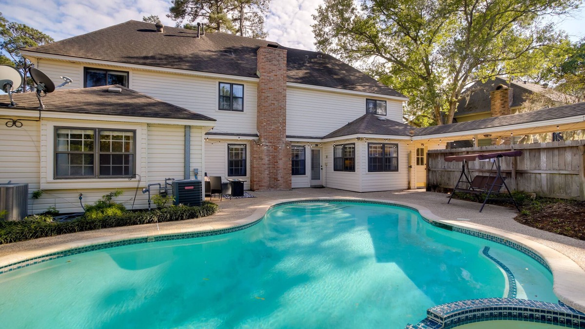 Houston House | Roomy Houston Rental w/Home Office & Private Pool