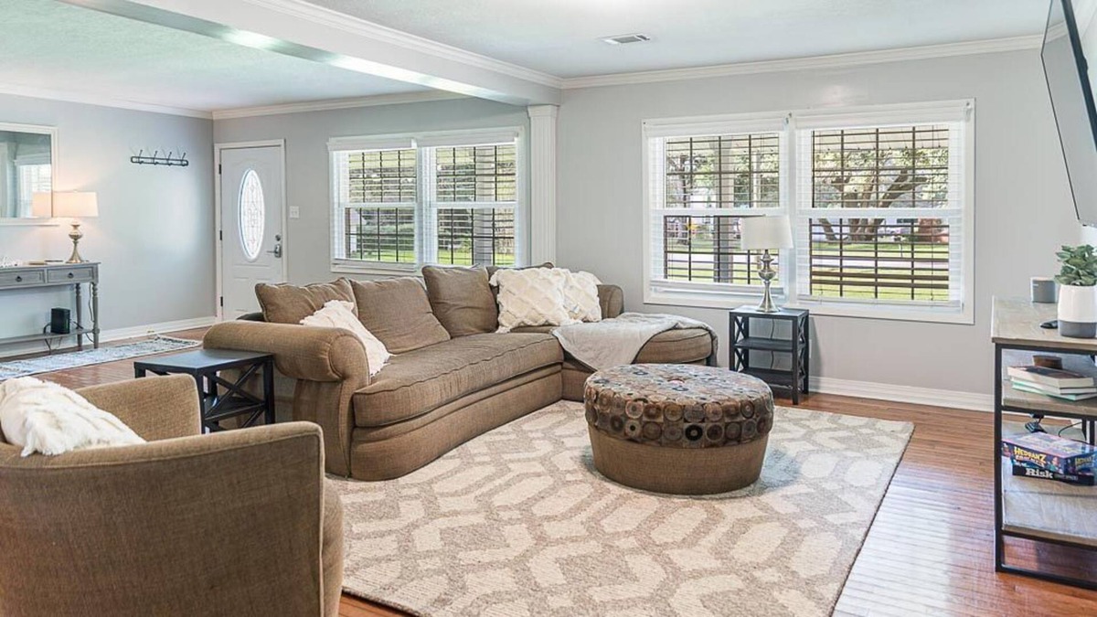 Grand Bay House | Roomy Ranch on the Coast