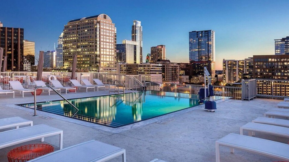 Civic District Resort | Roomy Studio at Austin Resort! Complete with Rooftop Pool, Fire Pit, and More!