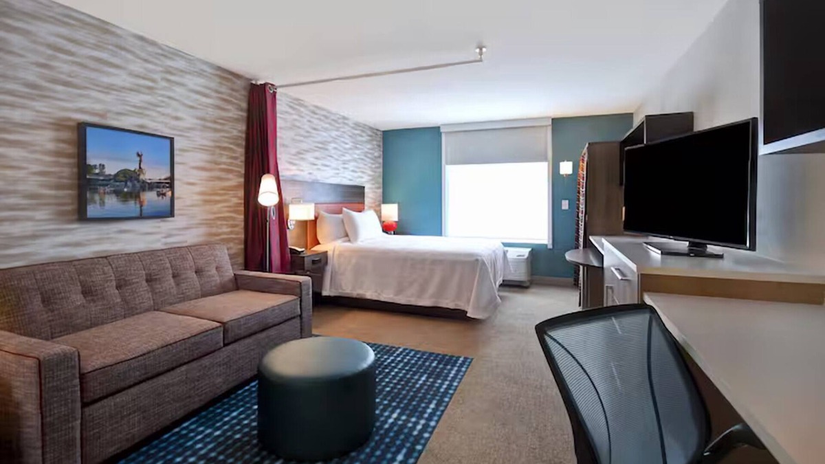 Wichita Hotel | Roomy Suite for a Relaxing Stay – Close to Exciting Wichita Spots