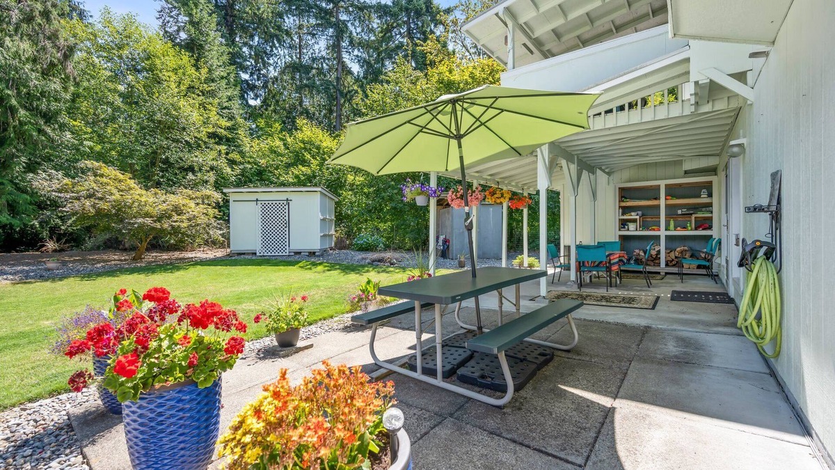 Bonney Lake House | Roomy two-bedroom, family and pet friendly daylight basement apartment.