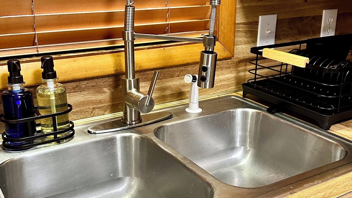 Wilkesboro Apartment | Rooster Roost - Pet Friendly! - Cabin Apartment