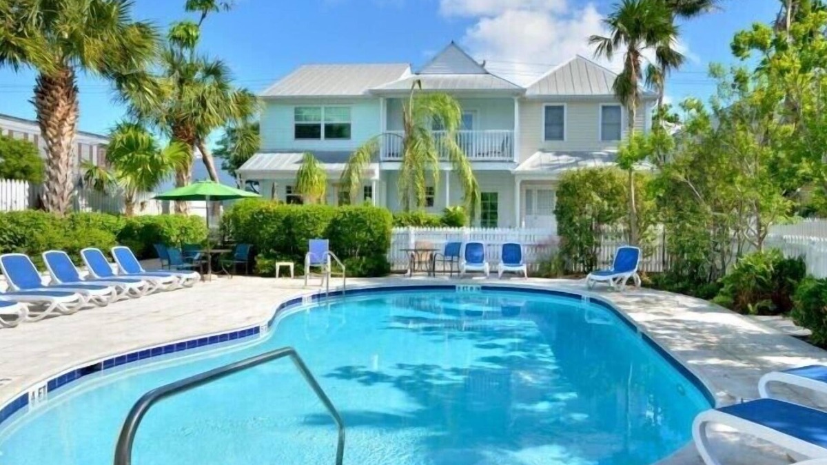 Bahama Village House | Roosters Perch at Truman Annex- LOW SUMMER RATES!
