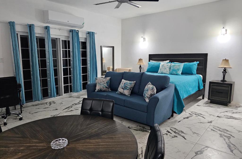 Negril Hotel | Roots Cafe Rooms