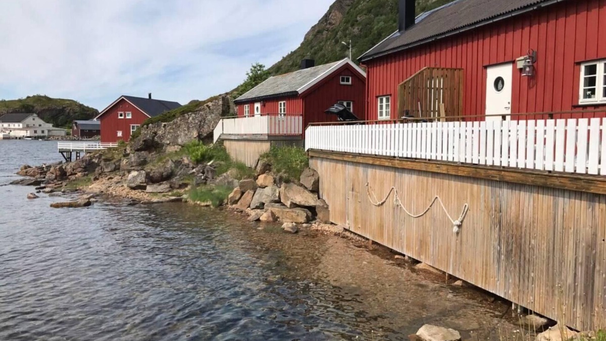 Straumsjoen Cabin | Rorbu 3-Bed Fishermans Cabin in Straumsjoen