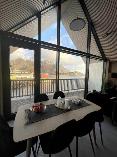 Henningsvaer Apartment | Rorbuleilighet i toppetasjen i Henningsvær