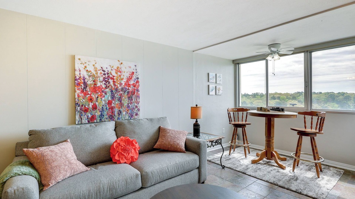 Mid America Condo | ‘Rory’s Roost’ Hot Springs Condo on Lake Hamilton!