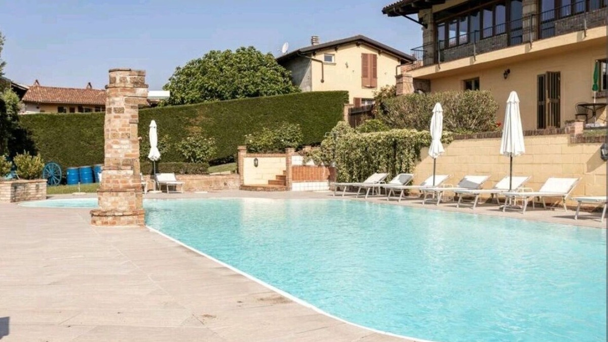 Camino Apartment | Rosé House, hills view in wine region. Romantic private sauna&hydro. Summer pool