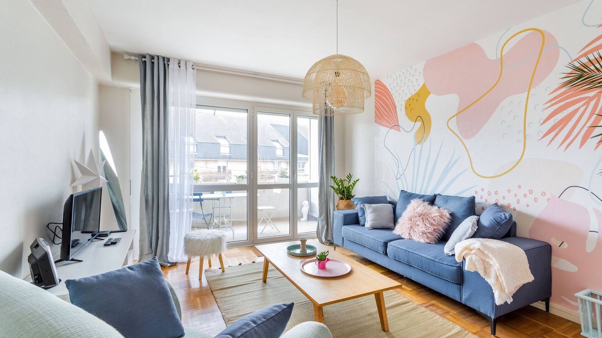Bourg-l'Eveque Apartment | ROSA, Confortable 2 chambres avec parking dans le centre