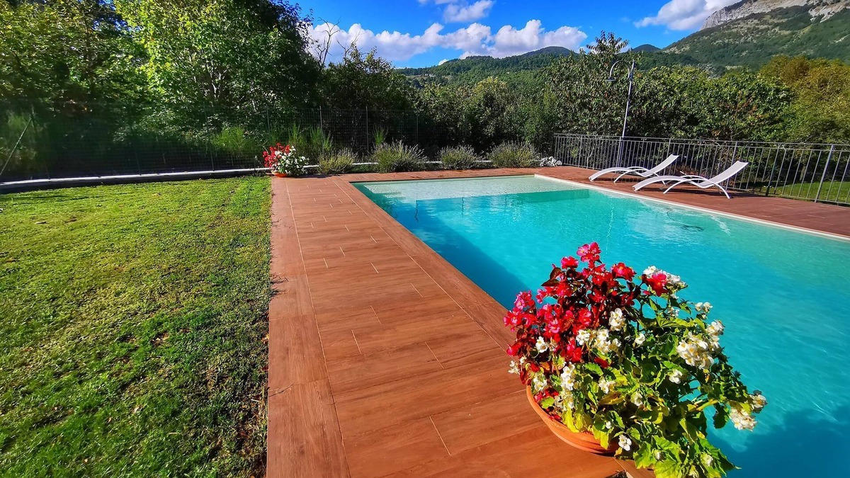 Villa Collemandina Villa | Rosalba, Private solar heated pool, walk restaurants, romantic, mountain views.