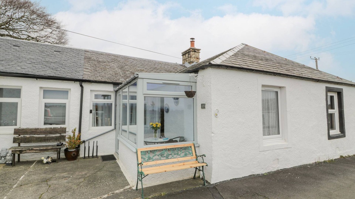 Irvine Cottage | ROSALIN COTTAGE, pet friendly, with open fire in Irvine