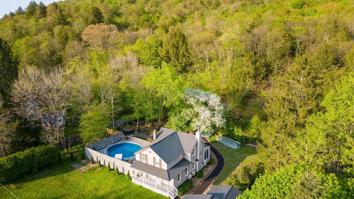 Roscoe House | Roscoe Retreat