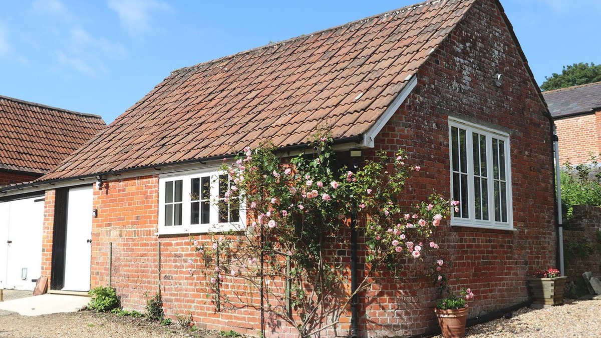 West Lavington Apartment | Rose Barn - Recently converted self-contained flat