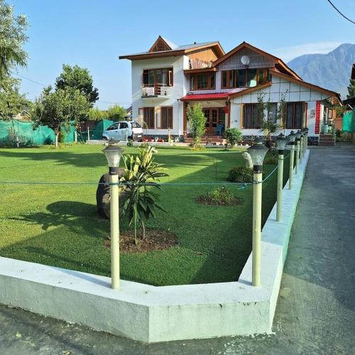 Brein House | Rose Bowl Guest House Homestay