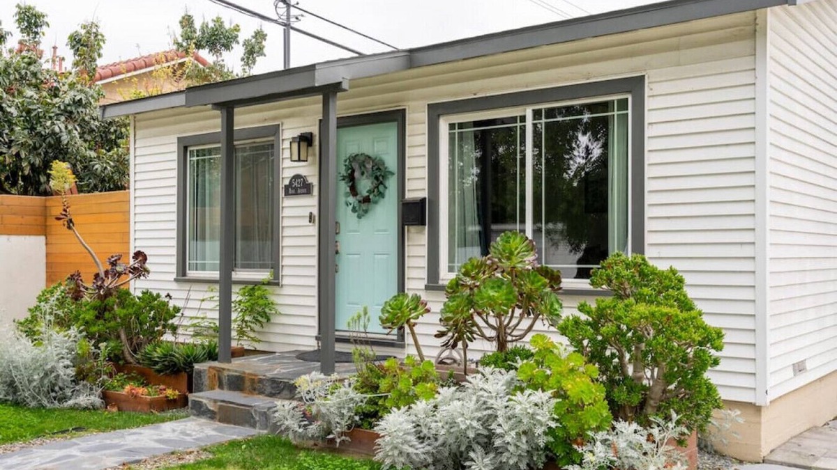 North Long Beach House | Rose Casita with Hot Tub